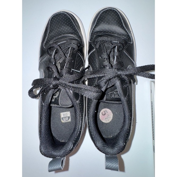 Nike Court Borough Low Boys Size 5.5 Back To‎ School EUC - Picture 5 of 6